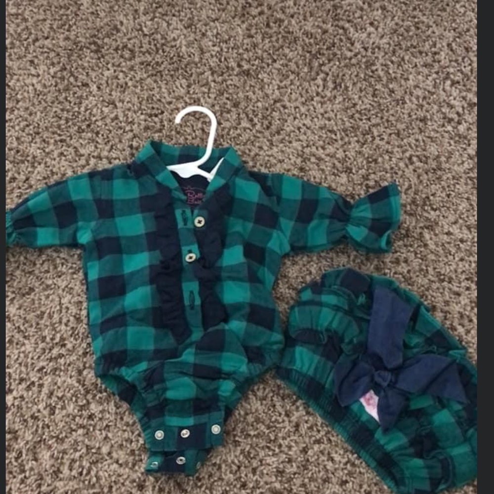 Girls ruffle butt size 0-3 months